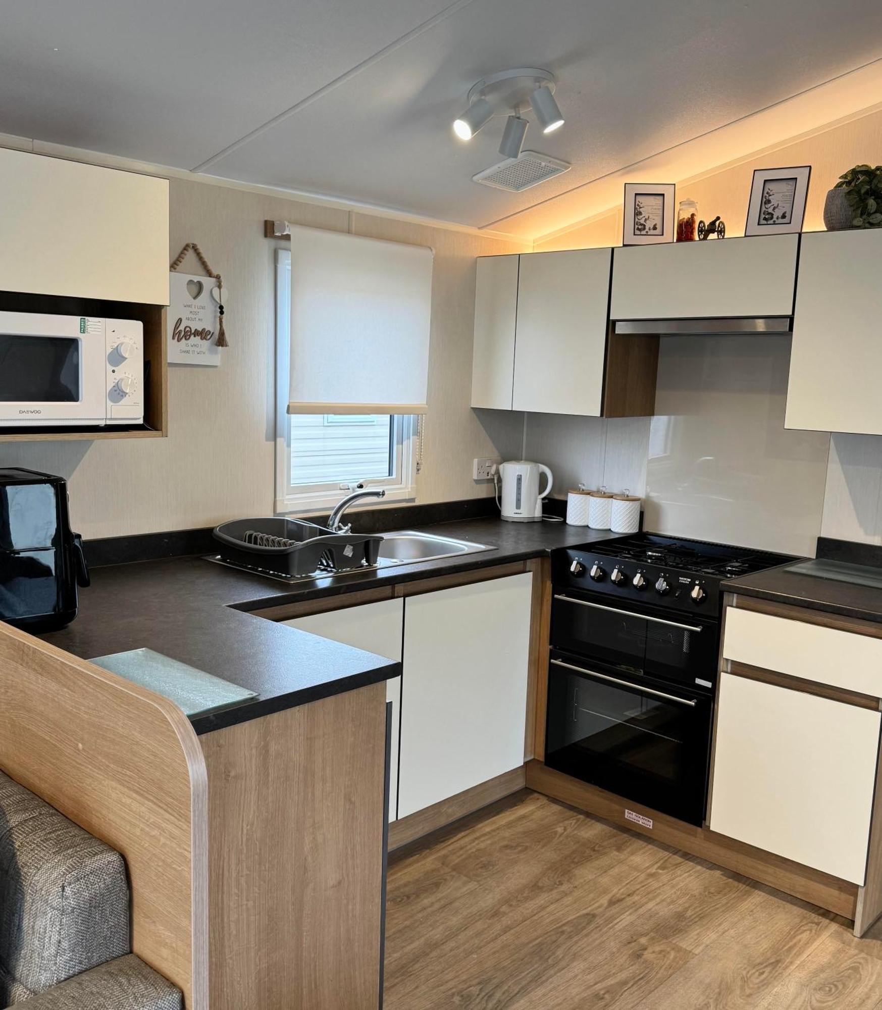 Oaken Caravan - Golden Sands Away Resorts Kinmel Bay المظهر الخارجي الصورة